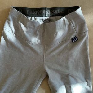 Patagonia Midweight Capilene Baselayer in Gray